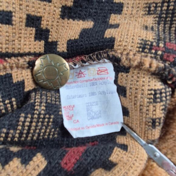 County Canada Cheyenne Southwest Brown Black Red Fleece Jacket Sweater Cardigan - Picture 3 of 3